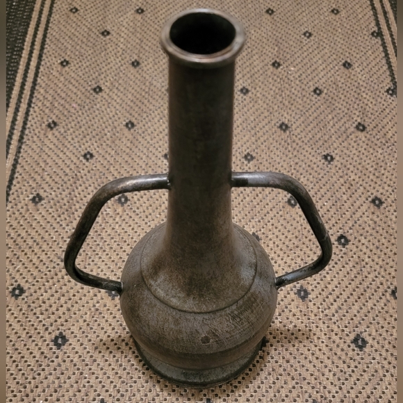 Genie Brown Aged -look Vase with handles. - Picture 1 of 4